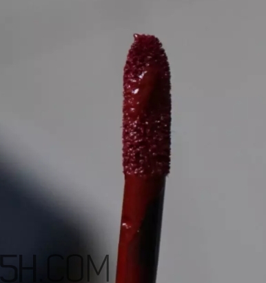 阿瑪尼紅管201多少錢？阿瑪尼紅管201停產(chǎn)了嗎？