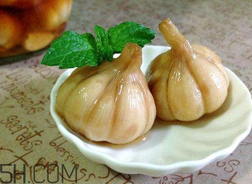 腌糖蒜用什么醋好？腌糖蒜必須用新蒜嗎