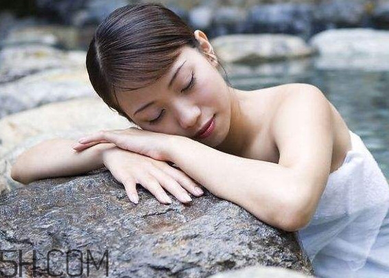 泡溫泉的溫度多少合適？為什么泡溫泉后那么累