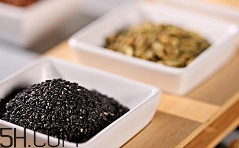 人為什么會(huì)掉發(fā)？怎么防止掉發(fā)？