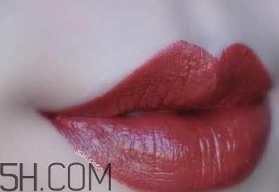 nars mona口紅顯白嗎？nars mona適合黃皮嗎？