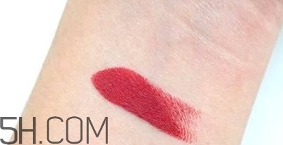 nars leslie張國(guó)榮色是什么顏色？nars leslie口紅試色