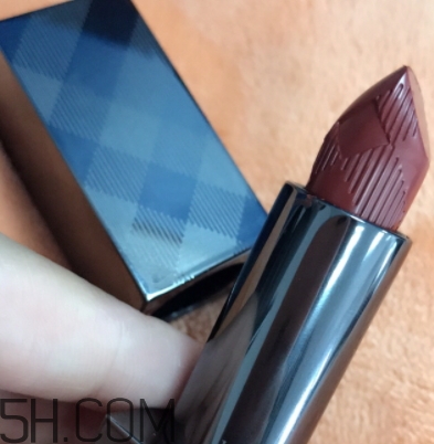 burberry口紅97和93哪個好看？burberry巴寶莉97和93對比