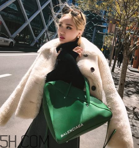皮草粘了糖怎么處理？皮草粘了膠怎么清洗？