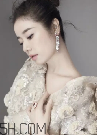 奶油杏色口紅適合什么人？奶油杏子色口紅適合黃皮嗎？