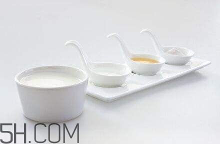 牛奶護(hù)膚有什么竅門？牛奶護(hù)膚的竅門有哪些？