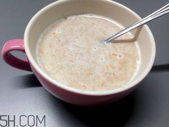 牛奶護(hù)膚有什么竅門？牛奶護(hù)膚的竅門有哪些？