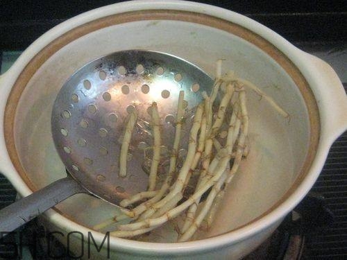 愛長痘吃什么食物好？愛長痘的食物禁忌有哪些？