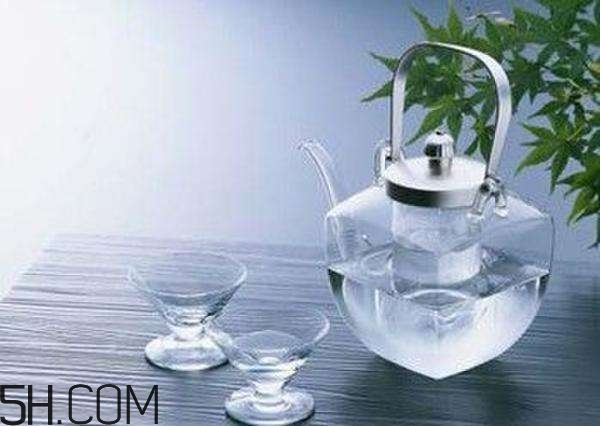 喝水有哪些禁忌？哪些水是不能喝的？