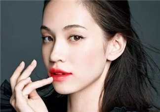 口紅到底應(yīng)該怎么涂？吻唇妝具體畫(huà)法