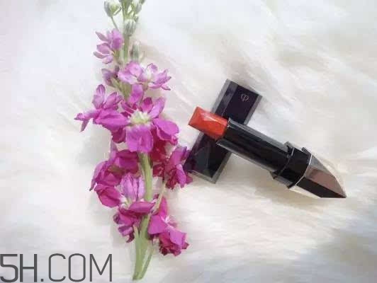 涂口紅前用bb打底可以嗎？最近比較火的口紅品牌有哪些？