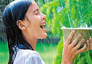 淋雨后要洗澡嗎？淋雨后不洗澡會怎么樣？