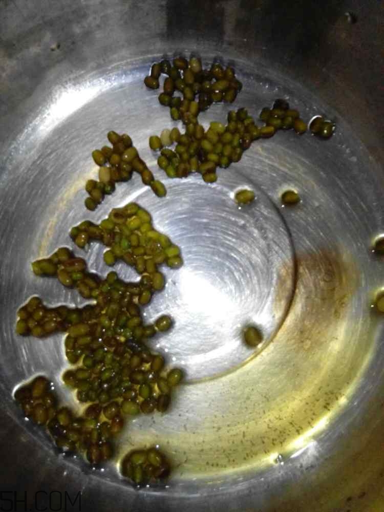 綠豆糕和香蕉能一起吃嗎？吃了綠豆糕還能吃香蕉嗎？