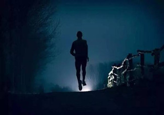 夜跑減肥的正確方法有哪些？冬天夜跑應(yīng)該怎么跑才能減肥？