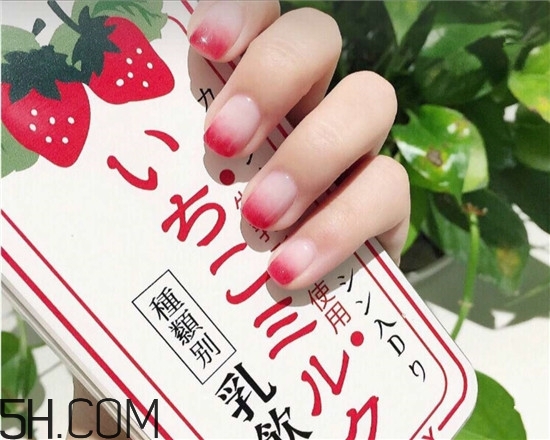 什么牌子指甲油好用？2018清新美甲圖片最新款