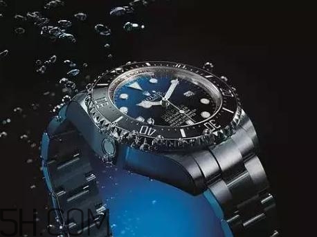 防水手表能帶著游泳嗎？防水手表可以泡溫泉嗎？