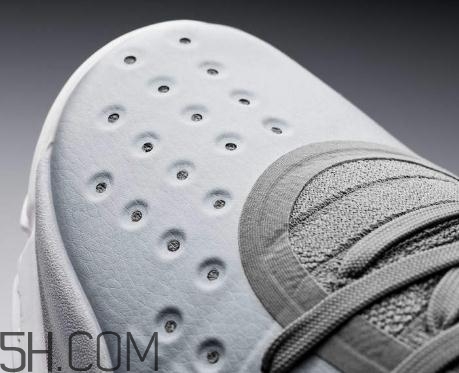 under armour curry 4 more buckets發(fā)售時間_多少錢？