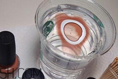 水染美甲用的什么指甲油？2018秋冬美甲最新款圖片