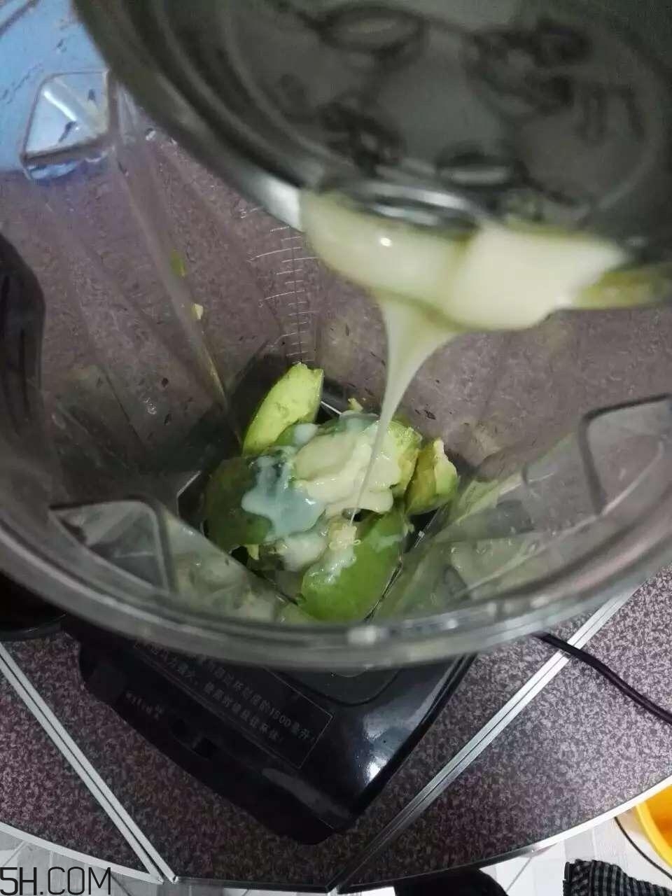 孕婦可以喝牛油果奶昔嗎？孕婦喝牛油果奶昔的好處？