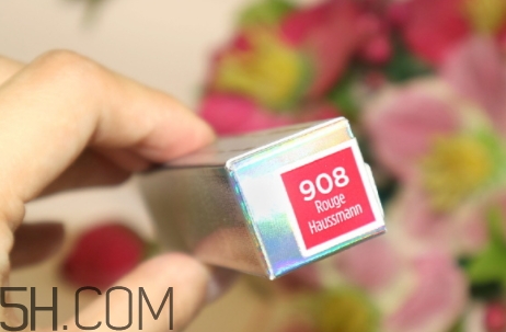 歐萊雅908是什么顏色？歐萊雅釉光唇膏固體唇釉908試色