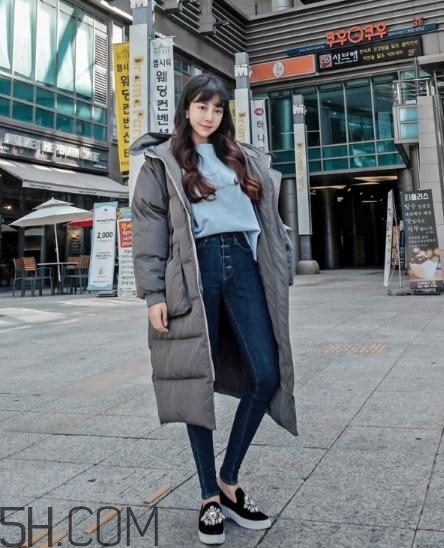 棉襖配牛仔褲好看嗎？棉服搭配牛仔褲圖片
