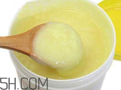 蜂王漿的營(yíng)養(yǎng)成分有哪些？怎么辨別真假蜂王漿？