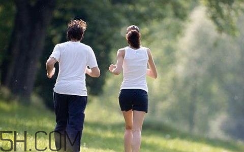 經(jīng)常慢跑的好處有哪些？慢跑減肥的正確方法是什么？