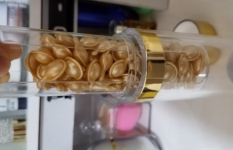 雅頓金膠怎么打開？雅頓金膠膠囊怎么扭開？