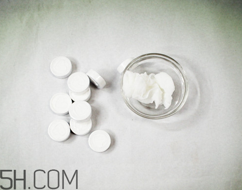 怎樣判斷壓縮面膜有熒光劑？壓縮面膜用酸奶怎么泡？