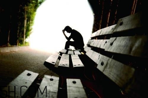 焦慮癥和抑郁癥哪種更嚴(yán)重？焦慮癥和抑郁癥的區(qū)別有哪些？