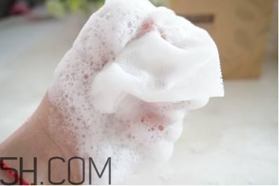 用了嘉娜寶洗顏粉還用洗面奶嗎？洗顏粉的正確打開方式