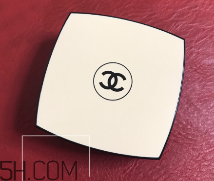 chanel氣墊水粉底好用嗎？香奈兒氣墊水粉底使用感受