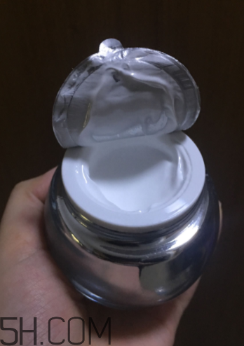 歐詩漫珍珠水光素顏霜含激素嗎？歐詩漫珍珠素顏霜刺激嗎