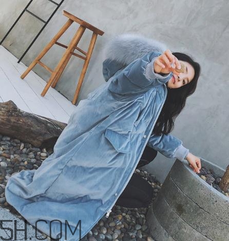 羽絨服面料錦綸和聚酯纖維哪個(gè)好？羽絨服軟的好還是硬的好？