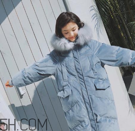 羽絨服面料錦綸和聚酯纖維哪個(gè)好？羽絨服軟的好還是硬的好？