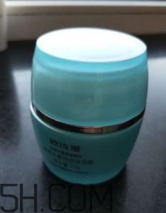 歐詩漫珍珠水氧霜油不油？歐詩漫珍珠水氧霜適合冬天用嗎？