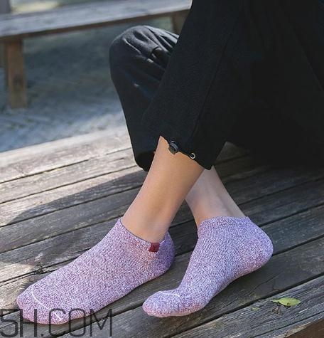 襪子洗完還臭怎么辦？襪子洗不干凈怎么辦？