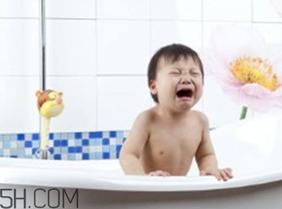 寶寶拉肚子可以洗澡嗎？寶寶拉肚子怎么洗澡比較好？