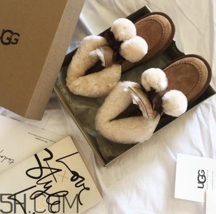 ugg雪地靴要穿襪子嗎？ugg是光腳穿嗎？