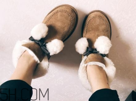ugg雪地靴要穿襪子嗎？ugg是光腳穿嗎？