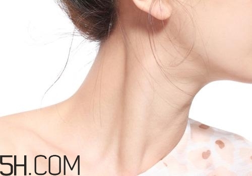 食道癌由什么原因引起的？食道癌晚期有什么癥狀？