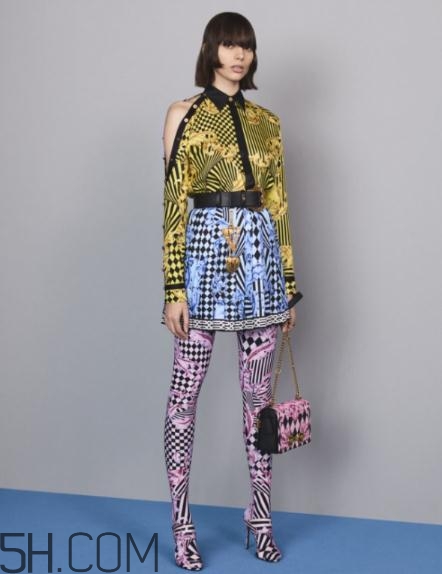 versace2018早秋服裝系列好看嗎_有哪些款式？