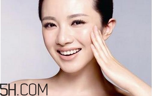 決定女人衰老的因素有哪些？女人易衰老的部位有哪些？