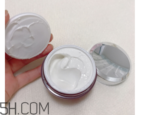 olay大紅瓶面霜適合白天用嗎？能見光嗎？