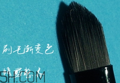 唇刷怎么用？唇刷怎么蘸取口紅