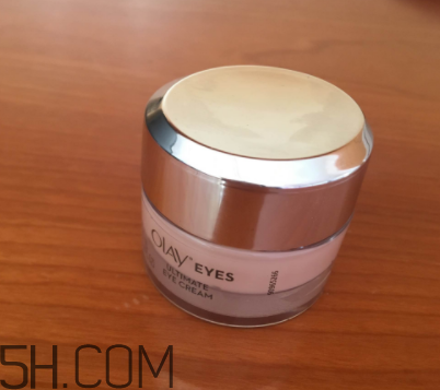 Olay素顏眼霜油不油？適合什么膚質(zhì)？