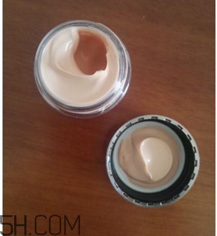 Olay素顏眼霜能遮瑕嗎？適合晚上用嗎？