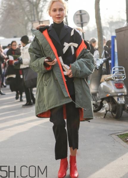 穿短靴怎么配衣服好看？短靴搭配什么上衣？