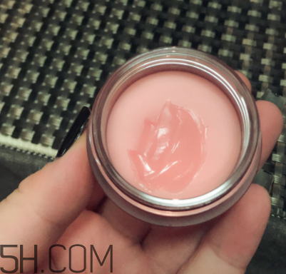 蘭芝夜間唇膜每次敷多厚？每次用多少？