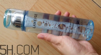 蘭芝水衡精華水油不油？適合油皮嗎？